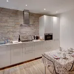 La Maison De Garage 公寓 *