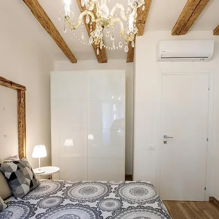 La Maison De Garage In Centro 5 Persone Vicino Piazza Unita Trieste