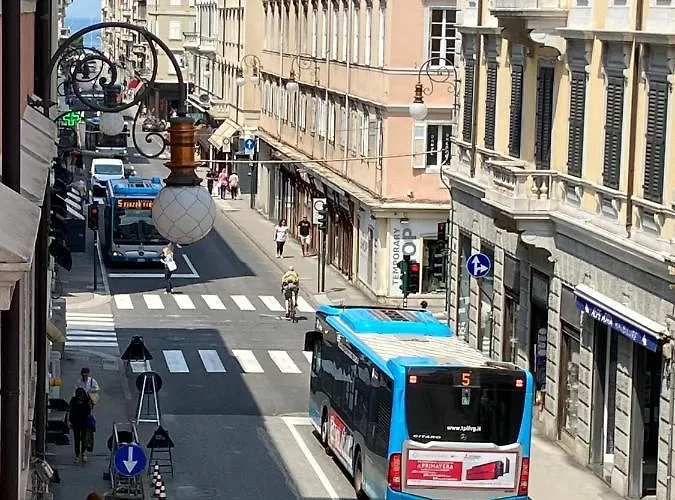 La Maison De Garage *